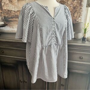 Terra & Sky Stripped black & White Bell Sleeve Top V-Neck size 1X